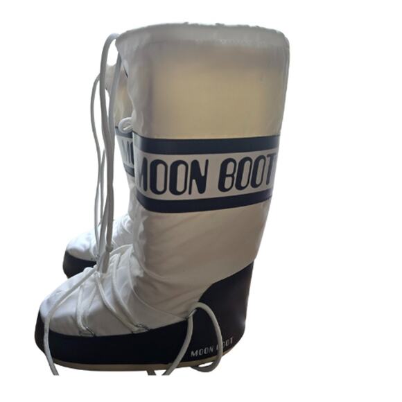 MOON BOOT Icon Nylon in Black & White – EUC Size Small / Medium (35 -38) - Picture 6 of 9